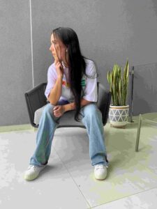 Catherin Falla expresa su fe en Dios con su vallenato “Padre”